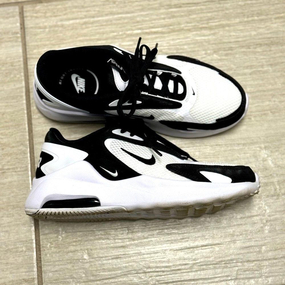 Women’s Nike air max bolt size 7.5
